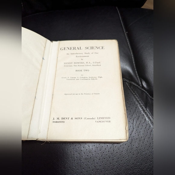 Vintage mid century General Science Grade 10 School book. Fair Condition  . - Picture 7 of 15
